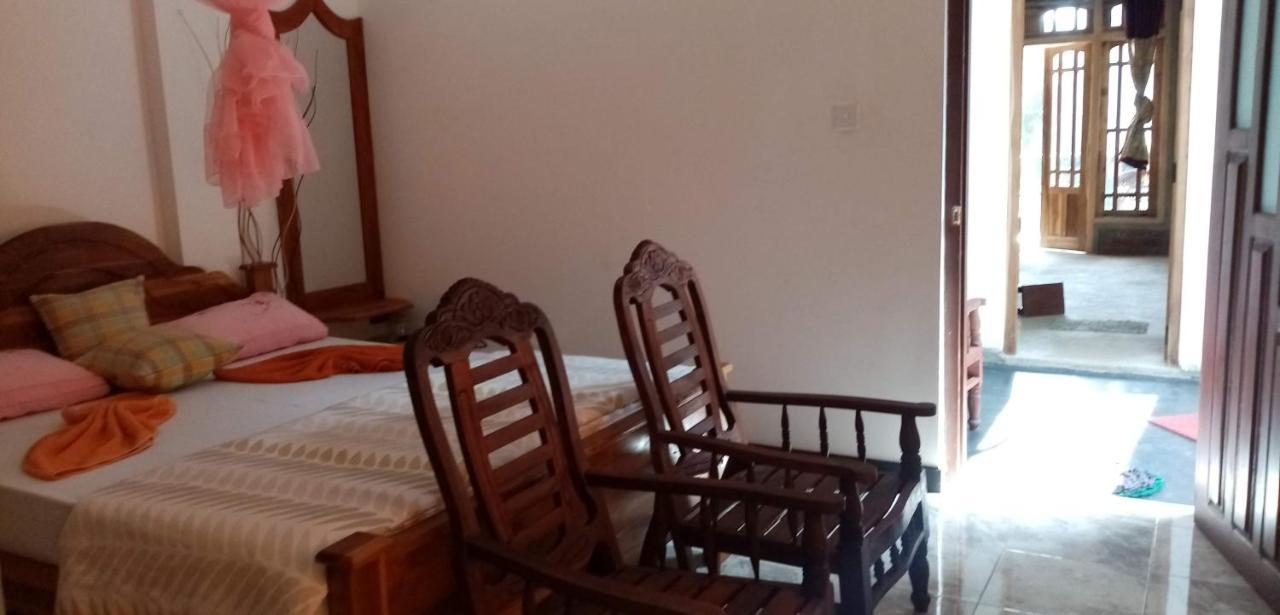 Nimsara Homestay Ella Esterno foto