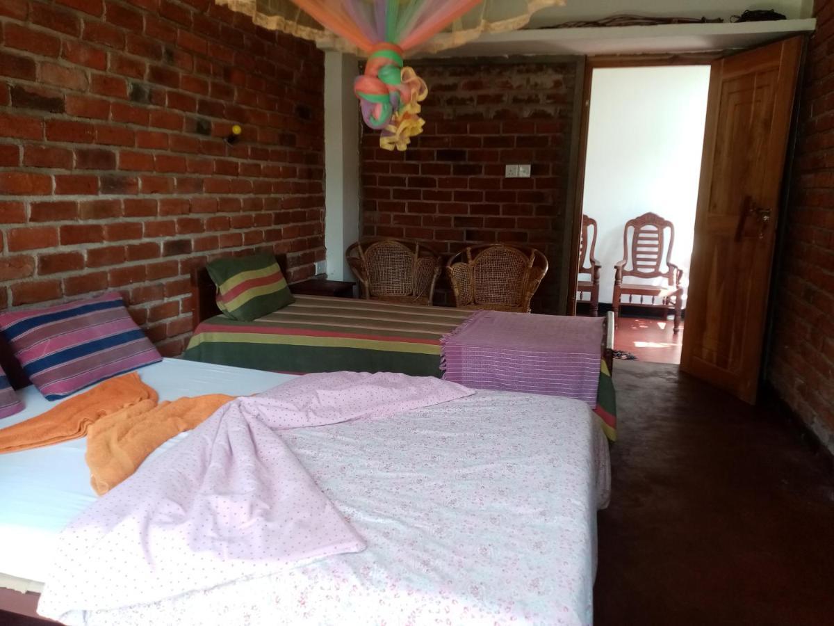 Nimsara Homestay Ella Esterno foto